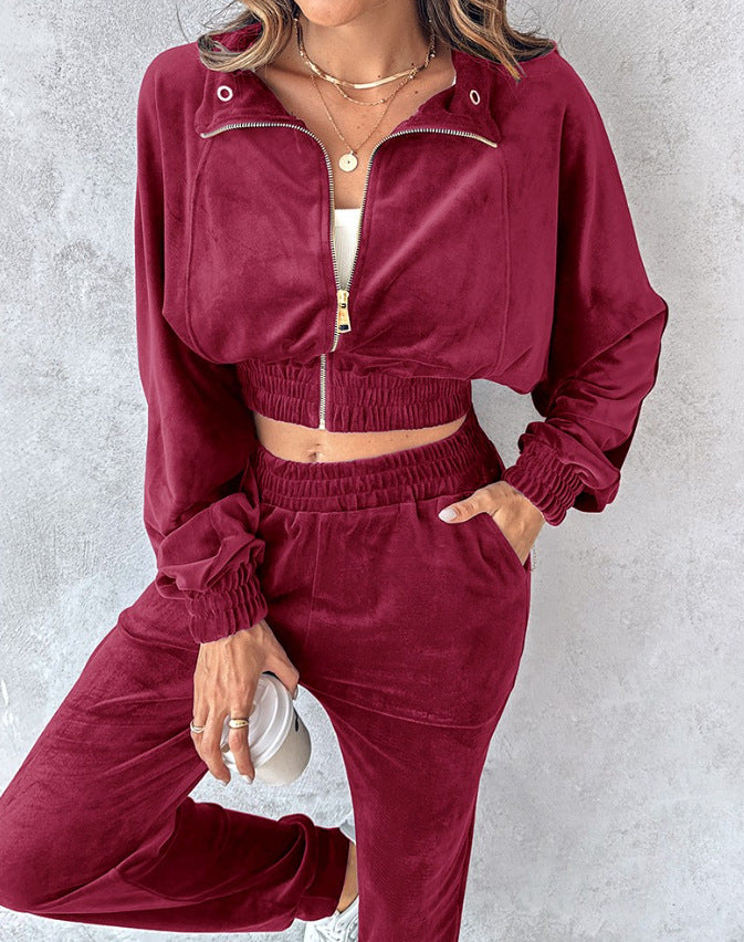Damen Sportliches Set aus hochwertigem Samt mit cropped Jacke und bequemen Pants Stalluxe