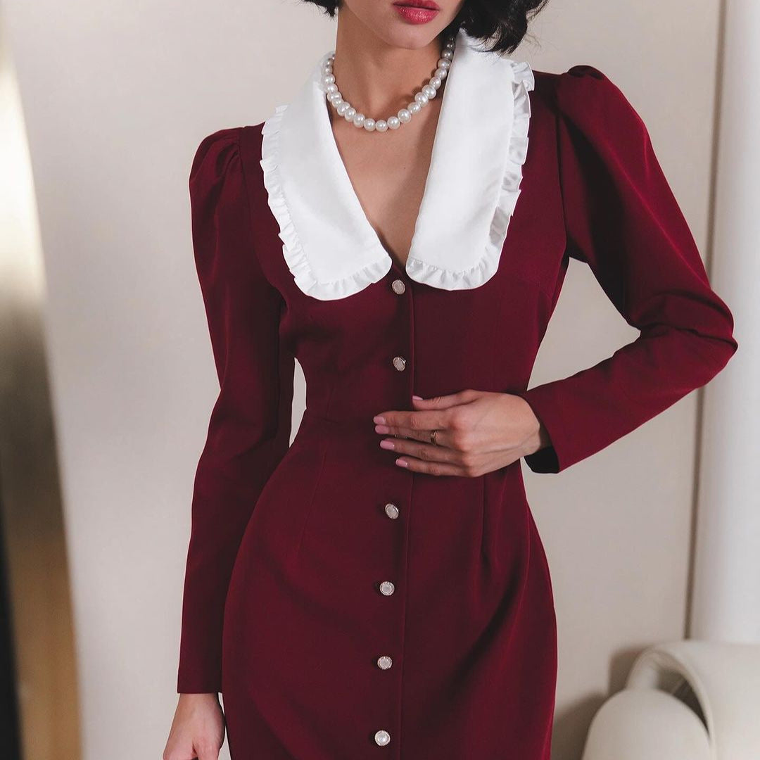 Damen Elegantes Maxikleid mit kontrastierendem Kragen und Knopfdetails Stalluxe
