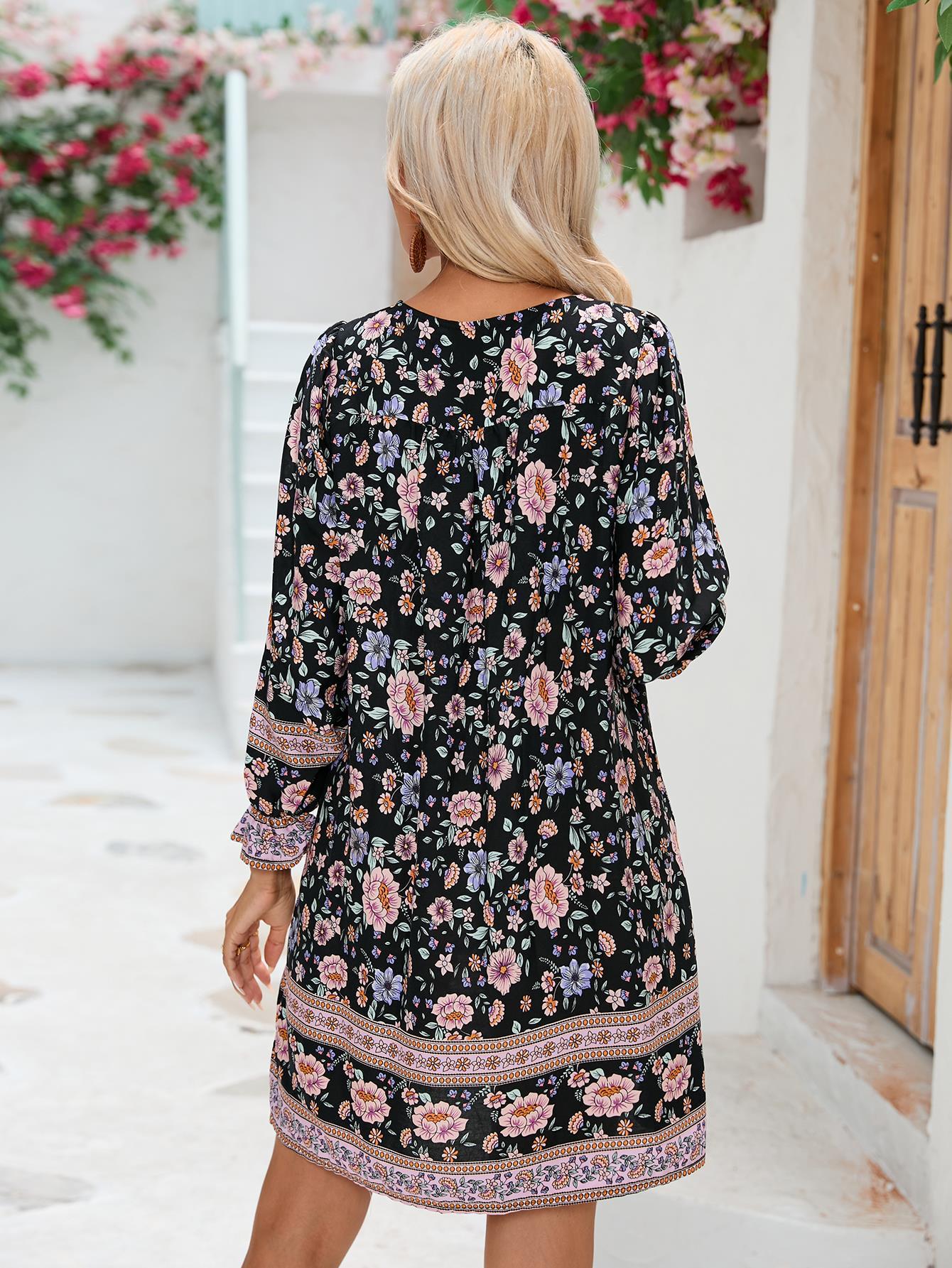 Damen Boho-inspiriertes Minikleid mit voluminösen Ärmeln und floralen Verzierungen Stalluxe