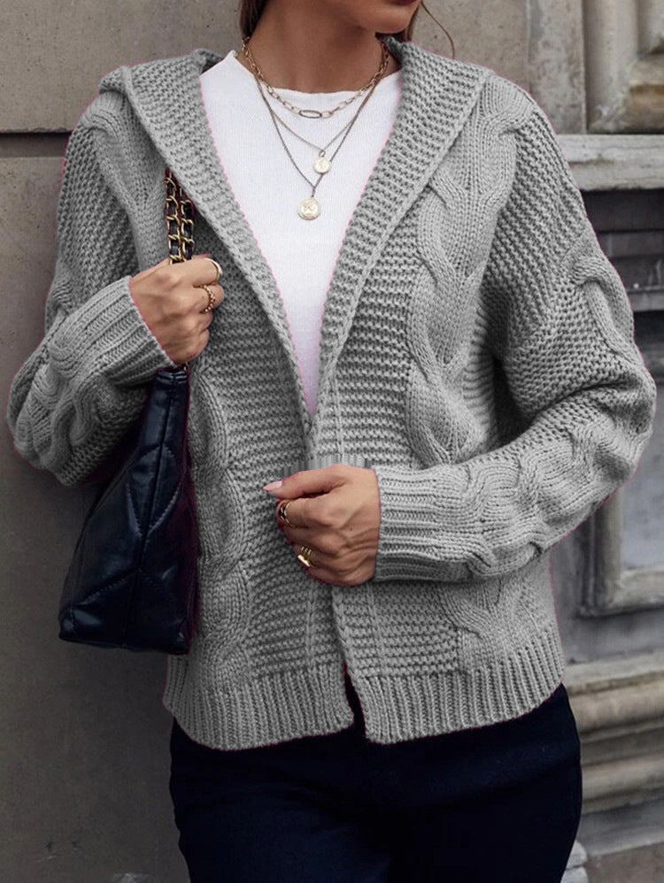 Damen Grobstrickjacke mit Kapuze und aufwendigem Zopfmuster Stalluxe