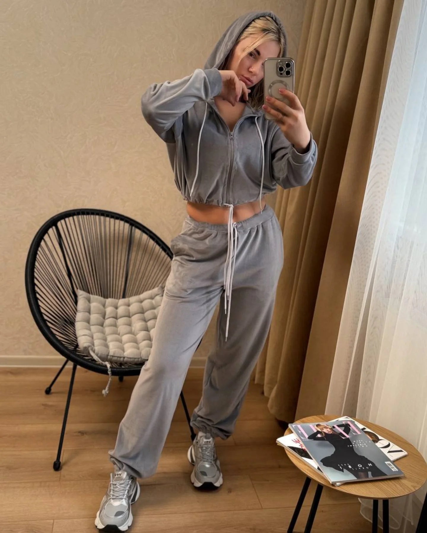 Damen lässiger Hoodie mit hohem Bund und passenden Freizeikhosen Stalluxe