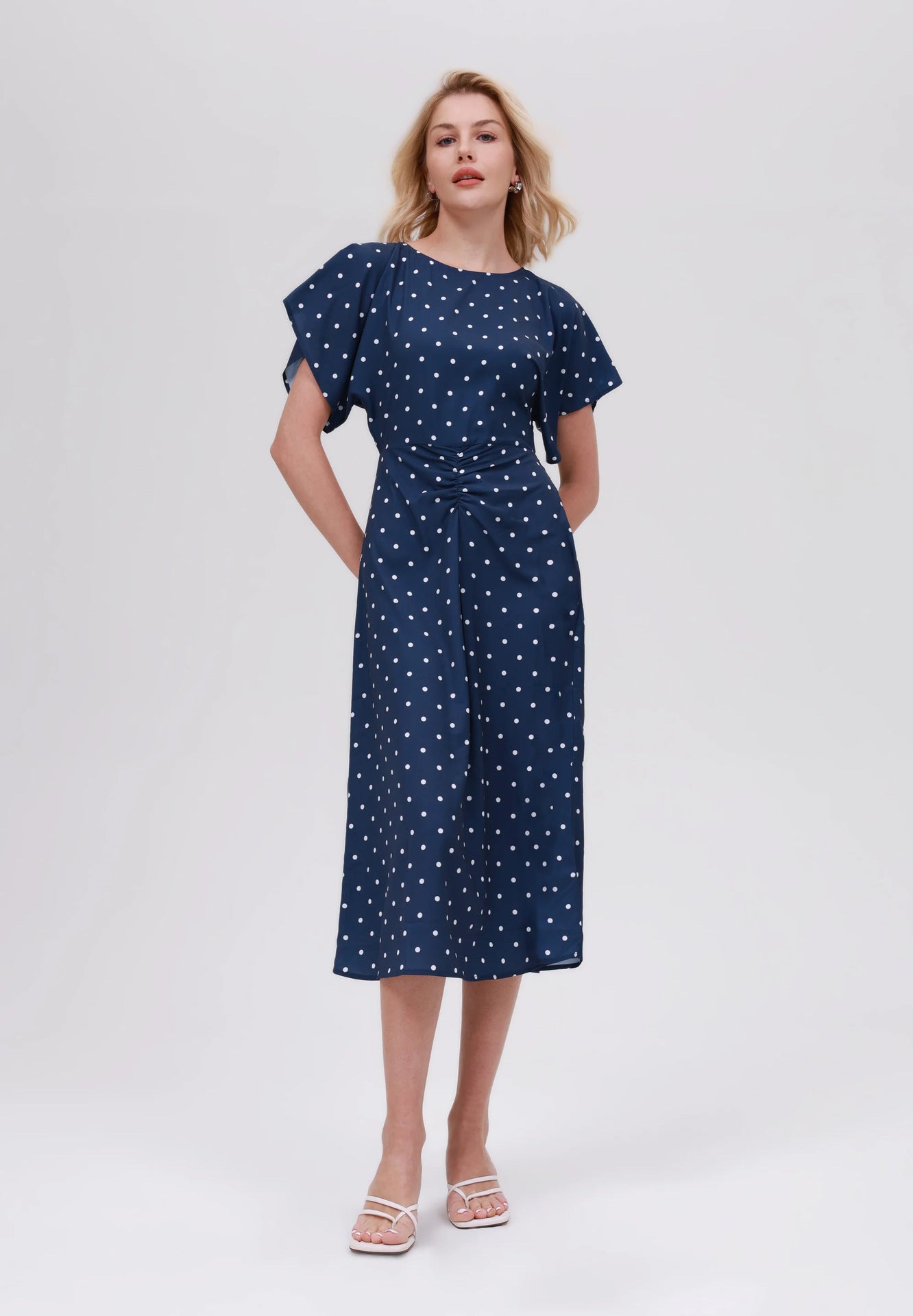 Damen Maxi-Kleid mit modernen Punkten Stalluxe