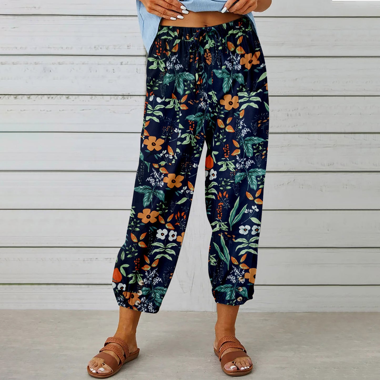 Damen lässige Pant mit floralem Druck und praktischen Knöpfen Stalluxe