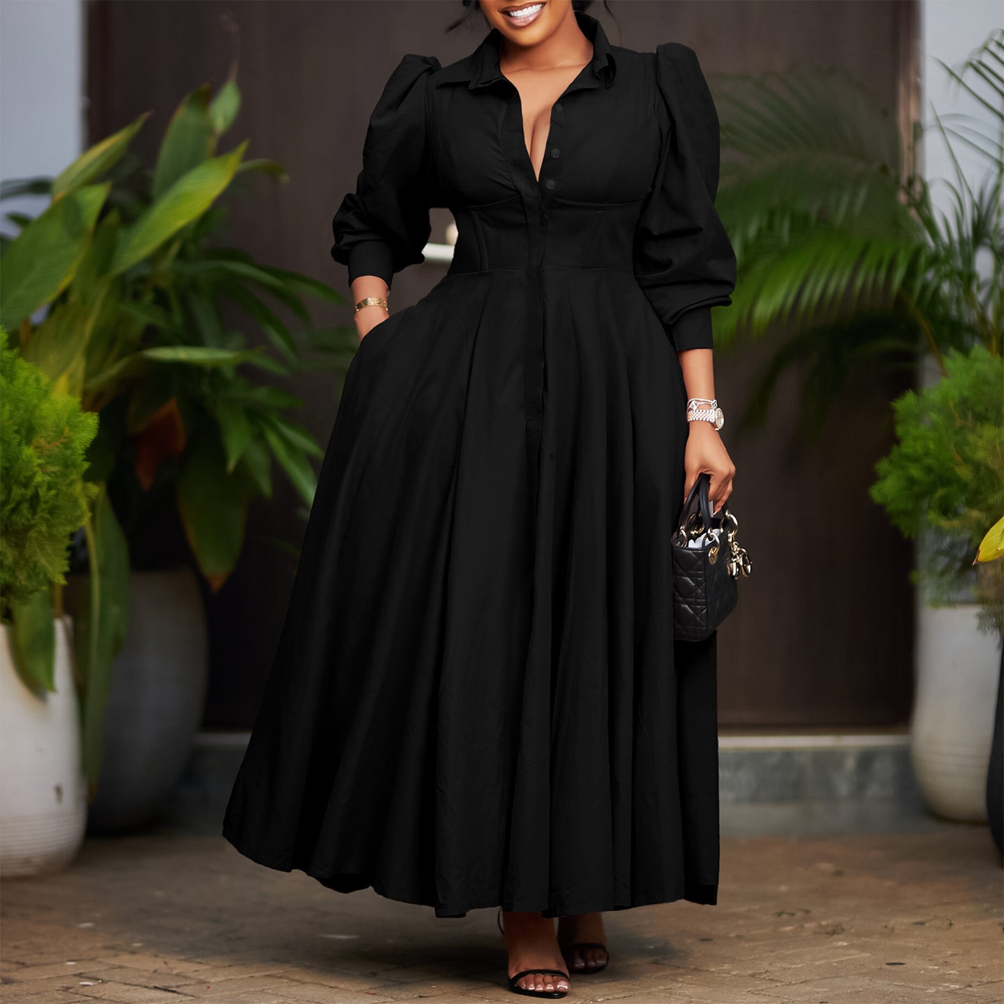 Damen Maxikleid mit eleganten Knopfdetails und weit ausgestellt Rock Stalluxe