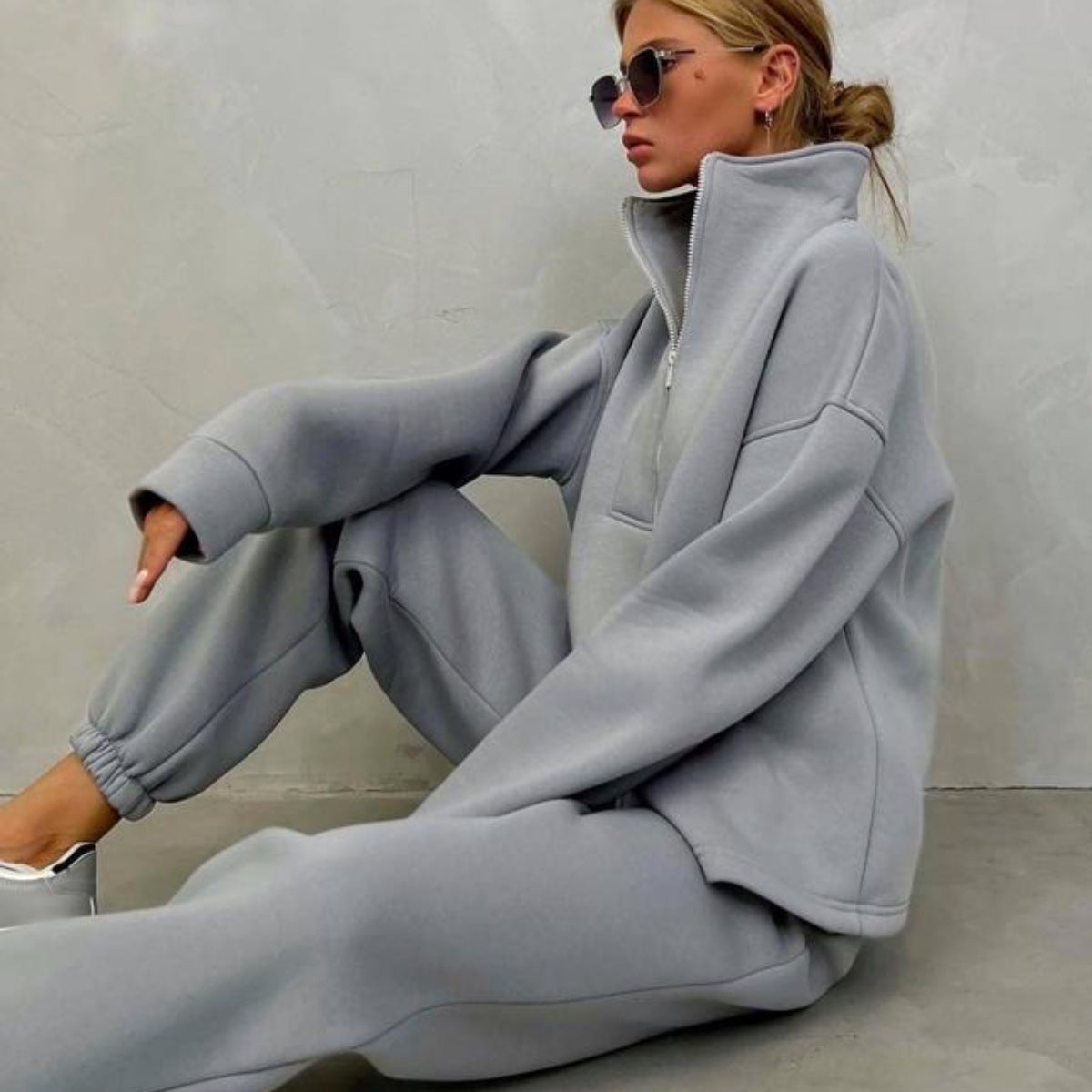 Damen Fleece-Pullover mit hohem Kragen und bequemer Hose Stalluxe