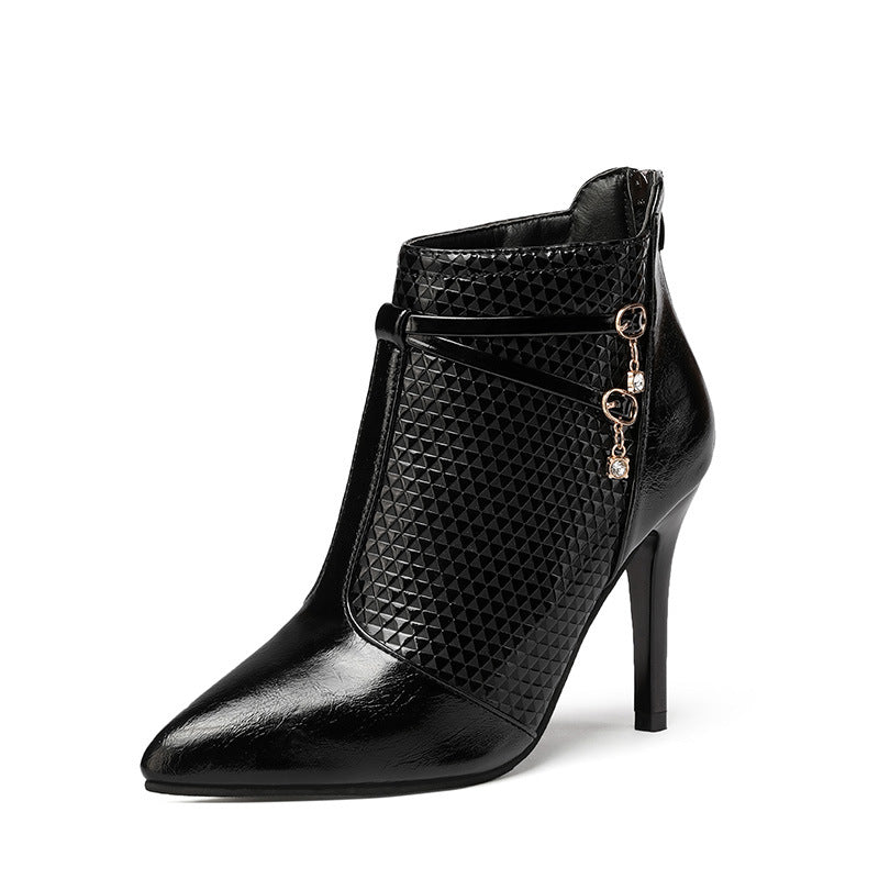 Damen elegante Ankle Boots mit strukturiertem Obermaterial und modischem Schmuckdetail Stalluxe