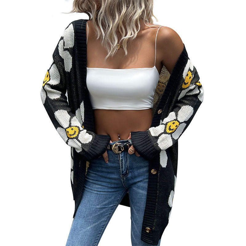 Damen Langärmlige Strickjacke mit Blumenmuster und Knopfdetails Stalluxe