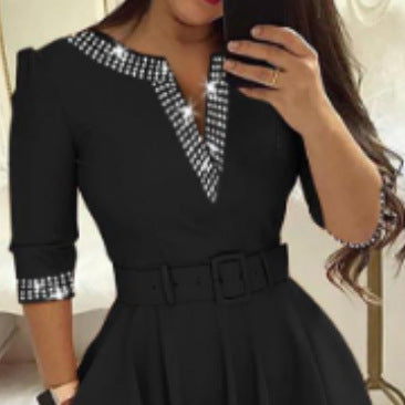 Damen Elegantes Wickelkleid mit Gittermuster und Taillengürtel Stalluxe