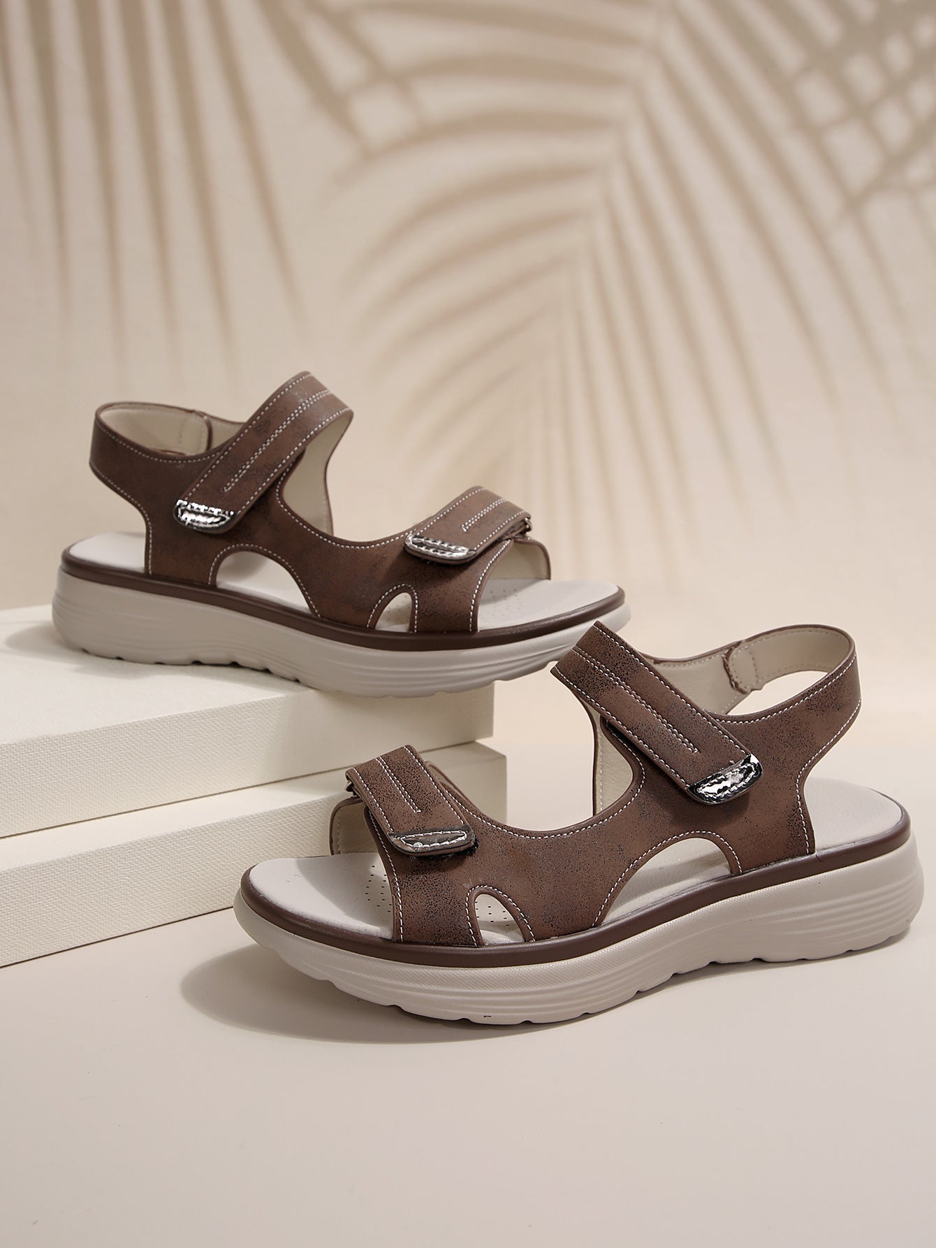 Damen Komfortable anatomische Sandalen mit verstellbaren Riemen und ergonomischer Sohle Stalluxe