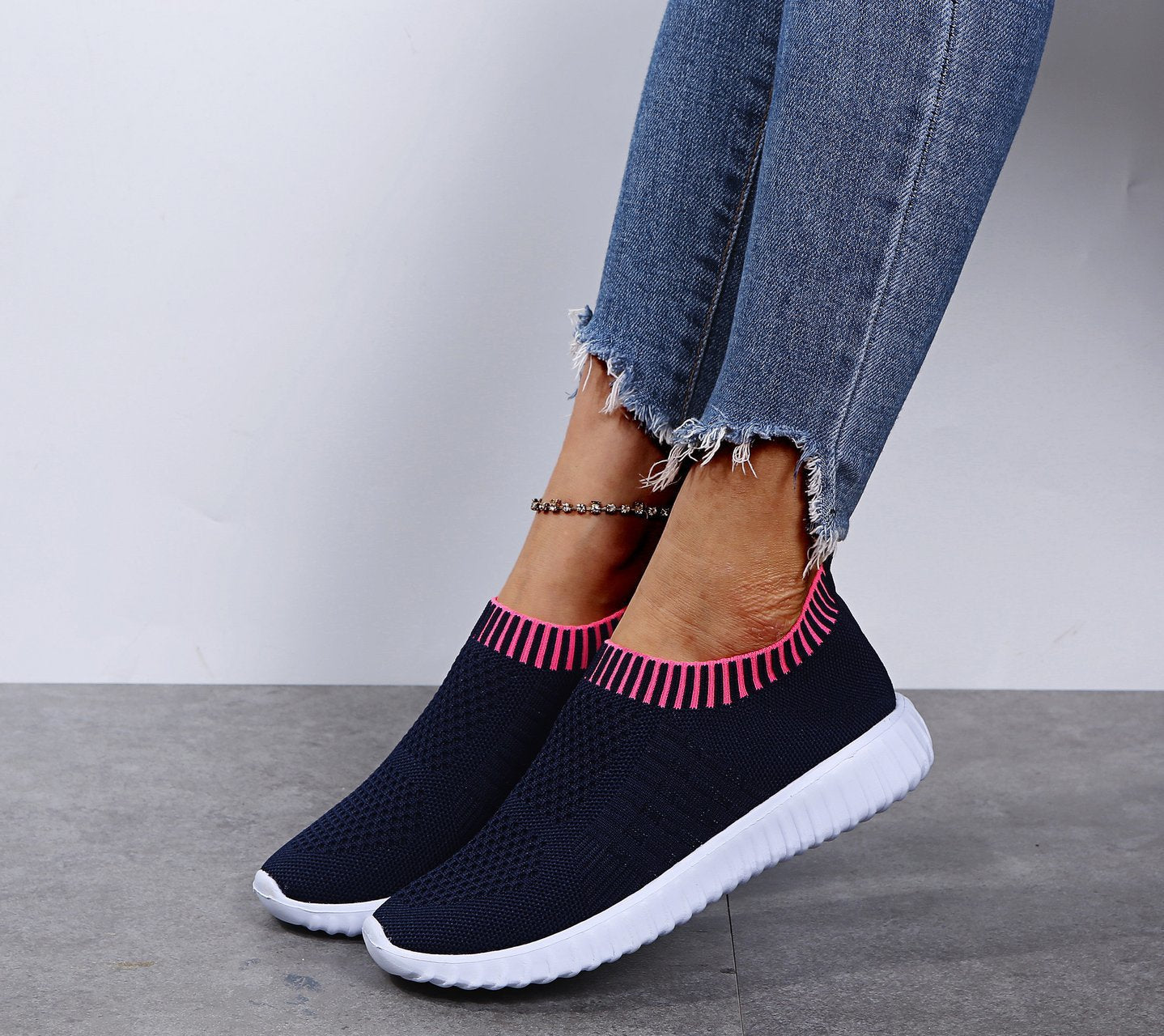 Damen Sportliche Slip-On Sneakers mit elastischem Strickoberteil und rutschfester Sohle Stalluxe