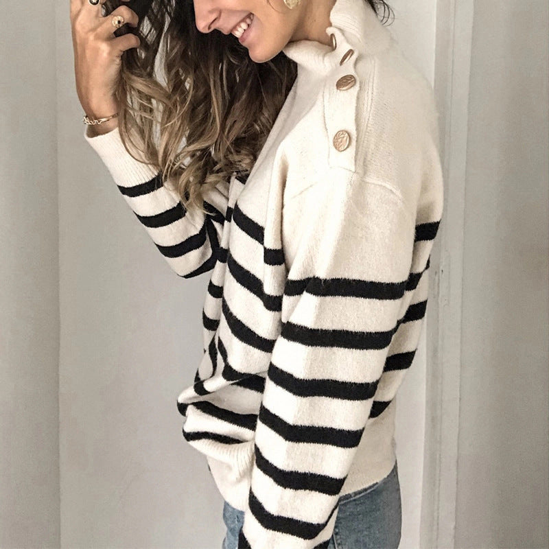Damen gestreifter Pullover mit Stehkragen und Knopfdetails Stalluxe