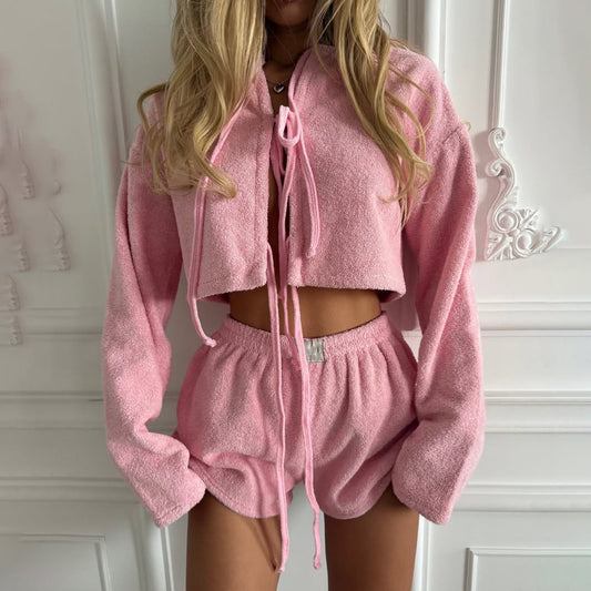 Damen Freizeit-Crop-Set mit sportlichem Hoodie und elastischen Shorts Stalluxe