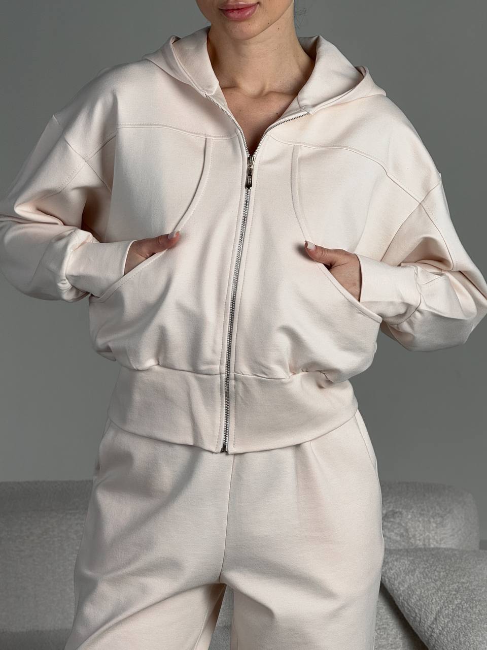 Damen Sportliche Sweatjacke mit praktischen Taschen und gemütlichem Schnitt Stalluxe