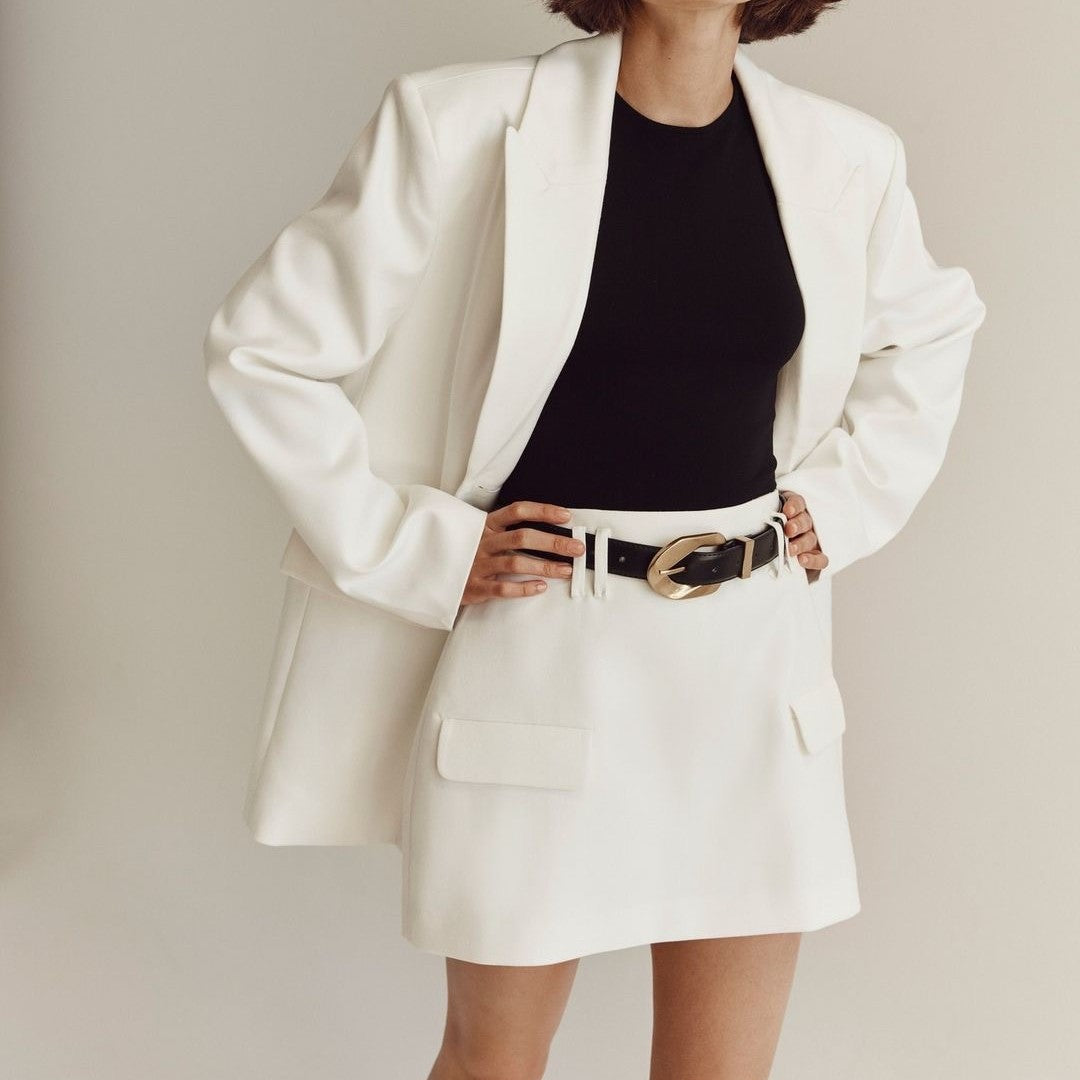 Damen eleganter Blazer mit tailliertem Schnitt und praktischen Taschen Stalluxe