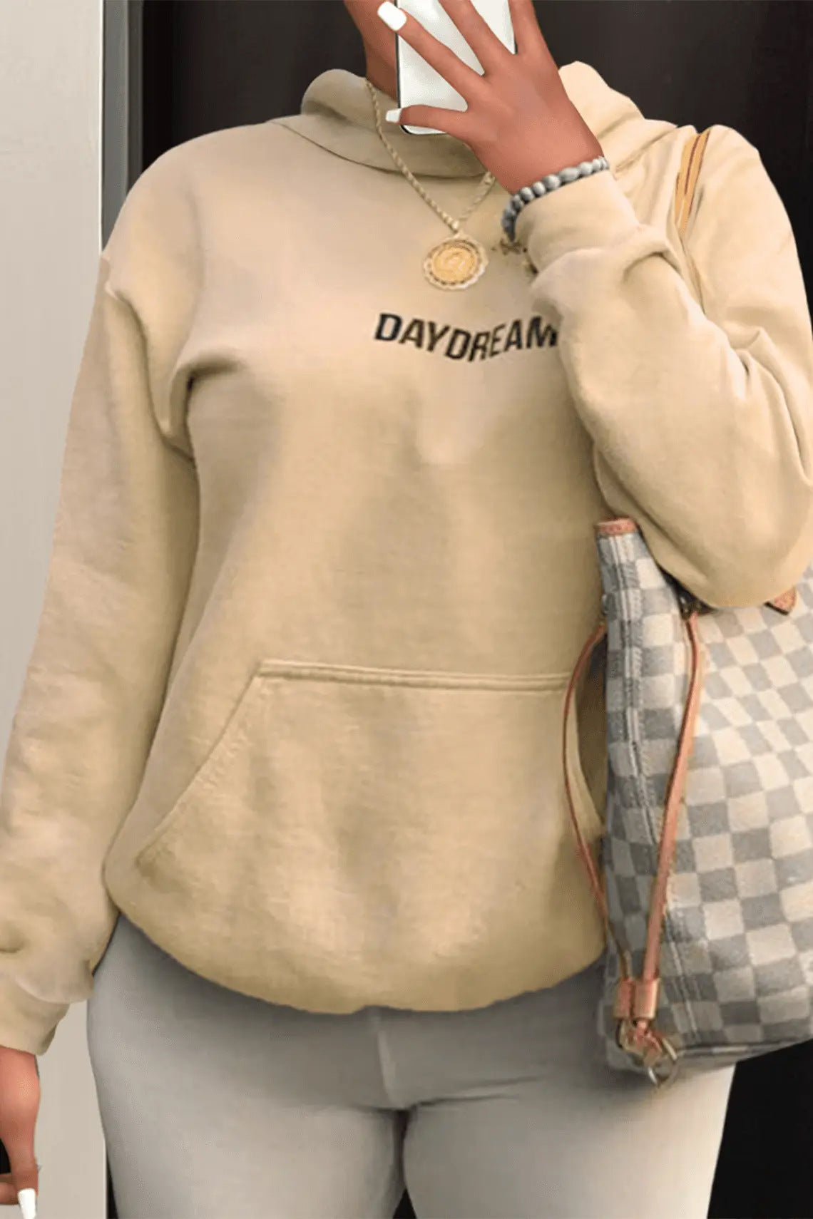 Damen Hoodie mit modernem Schriftzug und praktischer Kängurutasche Stalluxe