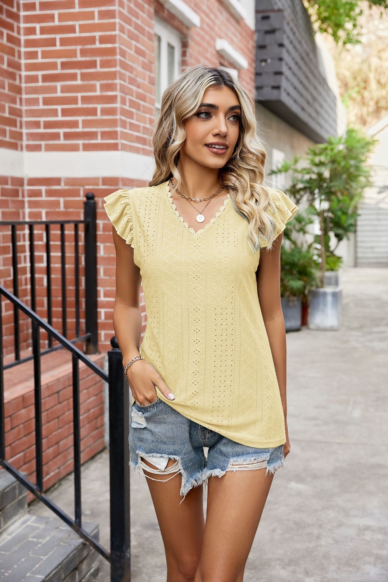 Damen Elegantes Freizeitoberteil mit verspielten Rüschendetails Stalluxe