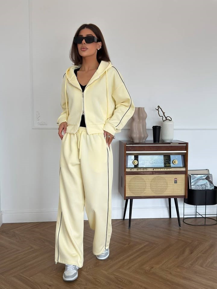 Damen bequemer Hoodie und weite Sporthose mit seitlichen Akzenten Stalluxe