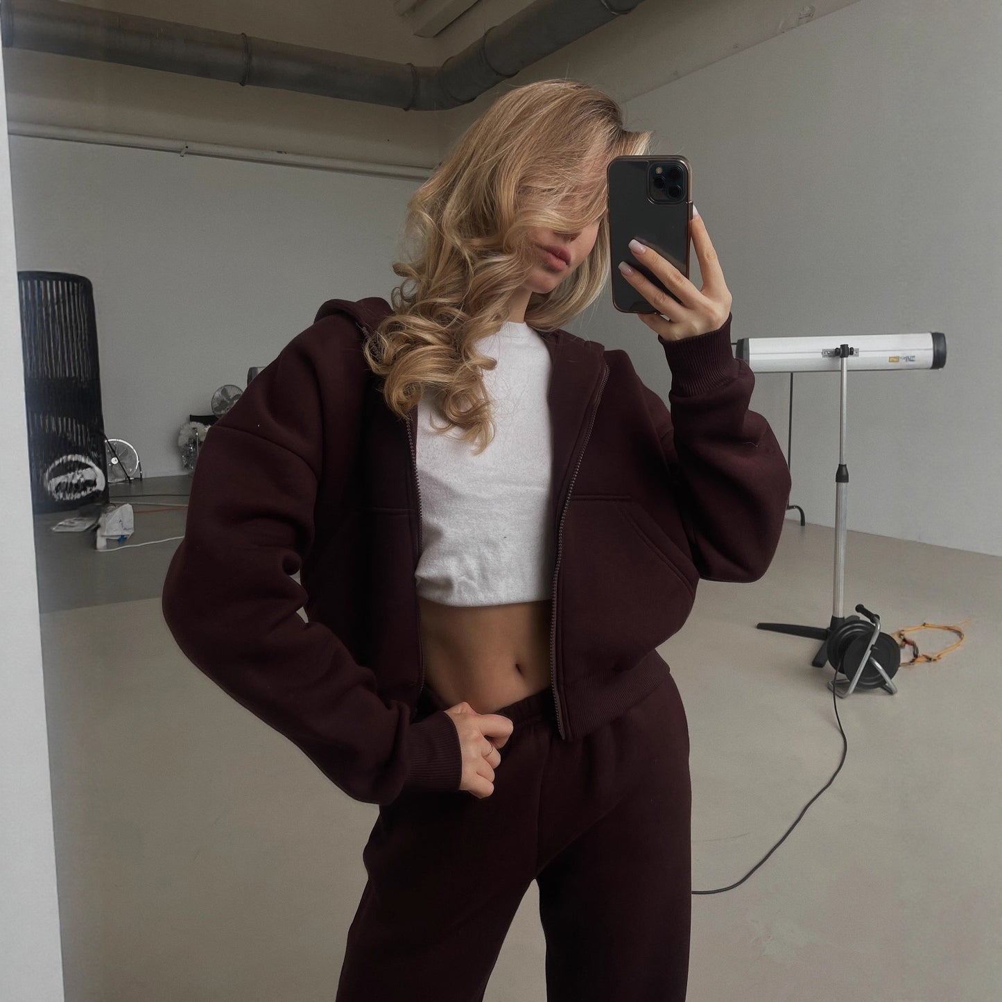 Damen lässiger cropped Hoody mit praktischen Taschen und bequemen Jogginghosen Stalluxe