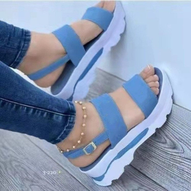 Damen Plattform-Sandalen mit breiten verstellbaren Riemen und rutschfester Sohle Stalluxe