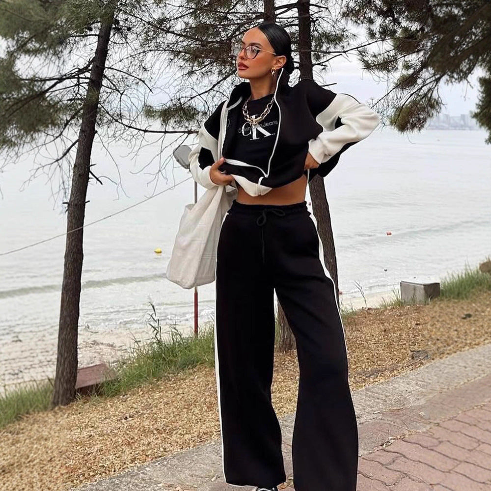 Damen Sportliches Sweatsuit mit kontrastierenden Einsätzen und hohem Kragen Stalluxe