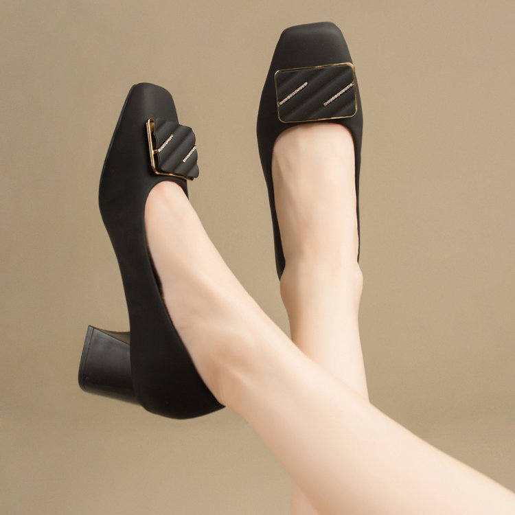 Damen elegante Pumps mit quadratischer Spitze und modischer Schnalle Stalluxe