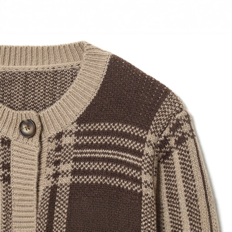 Damen modischer Karoknit-Pullover mit Knopfleiste und Rundhalsausschnitt Stalluxe