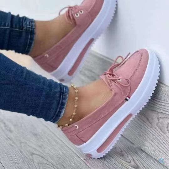 Damen Slipper mit modischen Details und rutschfester Sohle Stalluxe