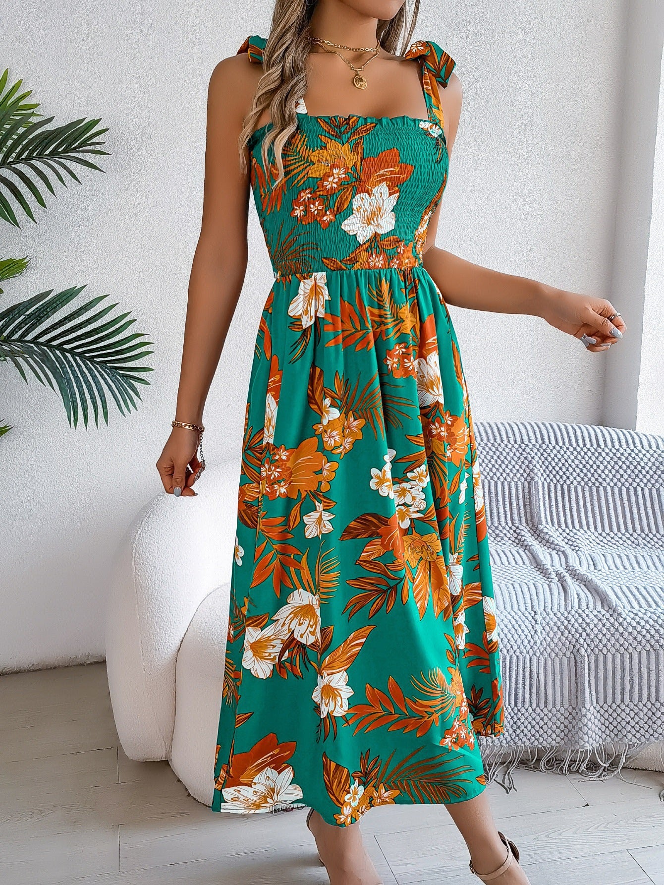 Damen Maxikleid mit schmalen Trägern und floralem Design Stalluxe