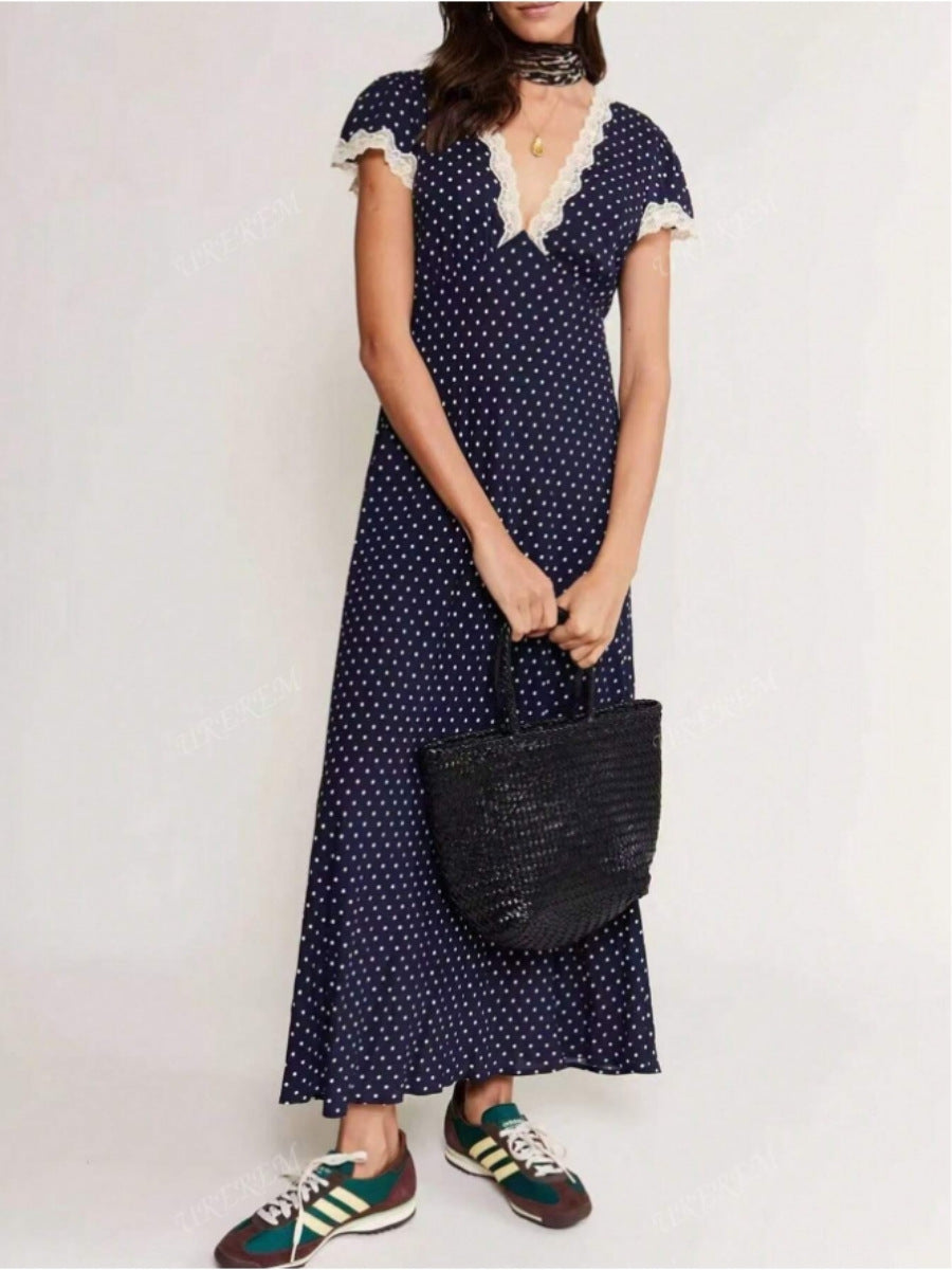 Damen Maxikleid mit raffiniertem Schnitt und floralen Spitzenakzenten Stalluxe
