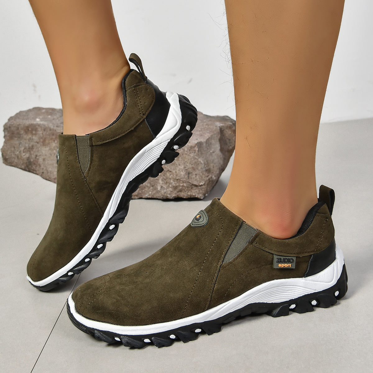 Damen sportliche Slip-On Sneakers mit atmungsaktivem Obermaterial und rutschfester Sohle Stalluxe