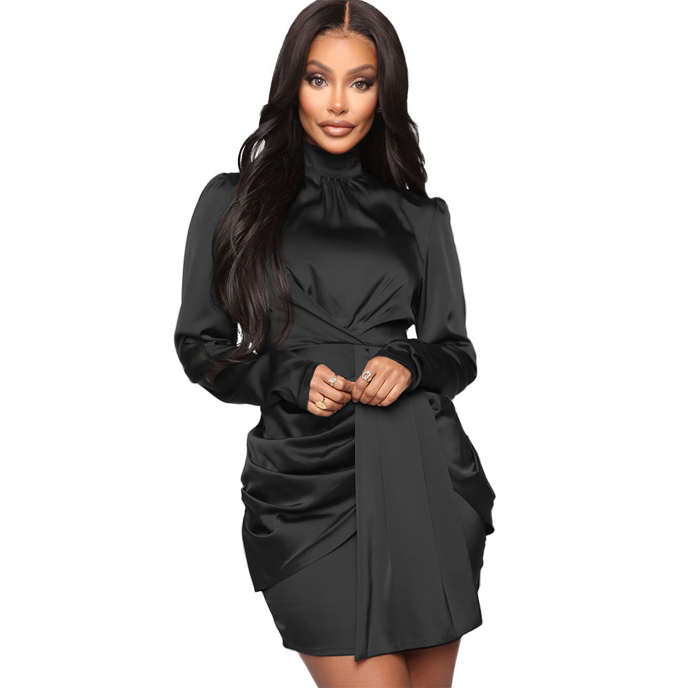 Damen elegantes Midikleid aus Satin mit einem raffinierten Wickeldesign Stalluxe