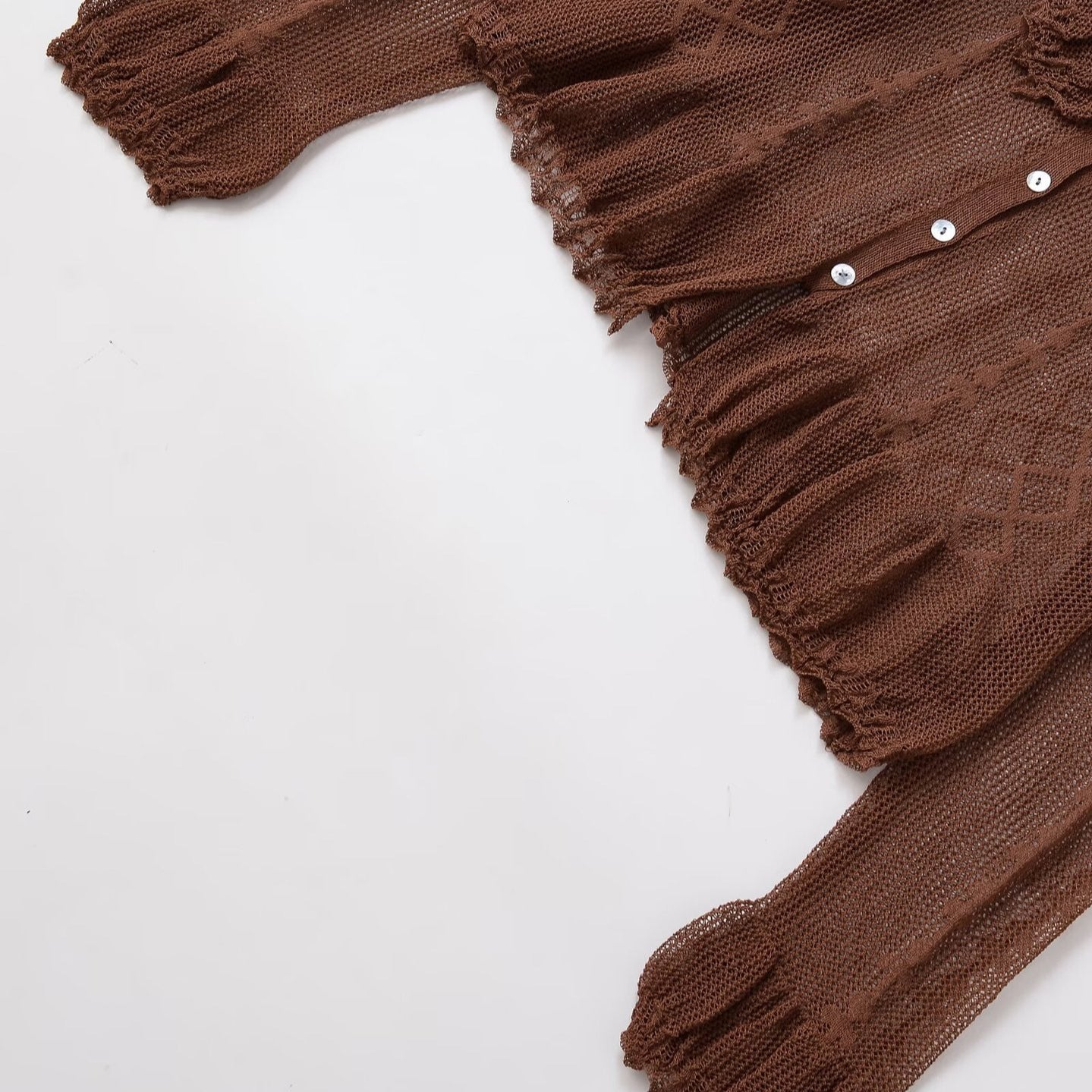 Damen Verspielte Strickjacke mit Rüschen und Knopfdetails Stalluxe