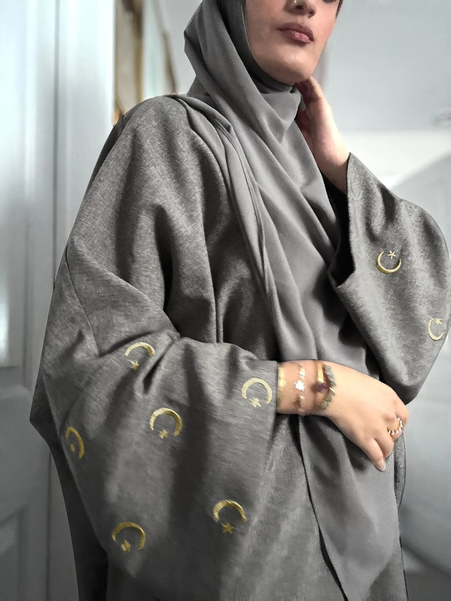 Damen elegante Kaftan-Jacke mit kunstvollen Stickereien Stalluxe