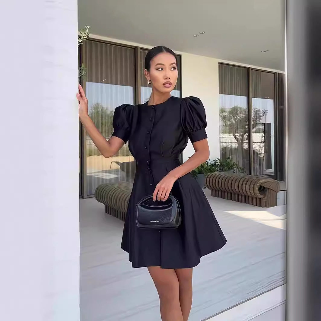 Damen Knielanges Satin-Kleid mit Puffärmeln und Knopfleiste Stalluxe