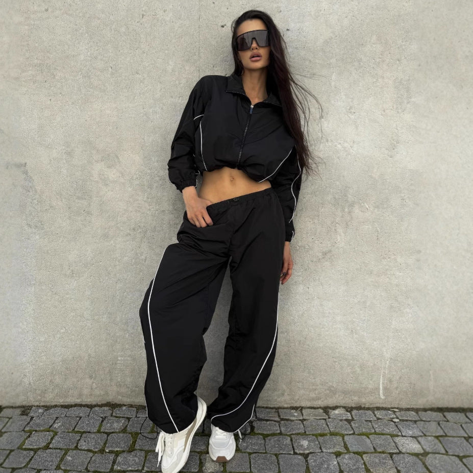 Damen funktionale Windjacke mit kurzem Schnitt und reflektierenden Akzenten Stalluxe