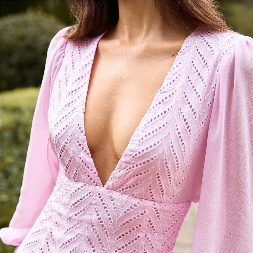 Damen Minikleid mit voluminösen Ärmeln und tiefem V-Ausschnitt Stalluxe