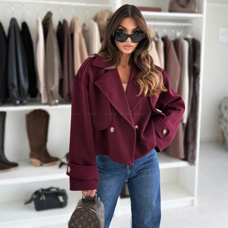 Damen modische Kurzjacke mit oversized Schnitt und auffälligen Knopfdetails Stalluxe
