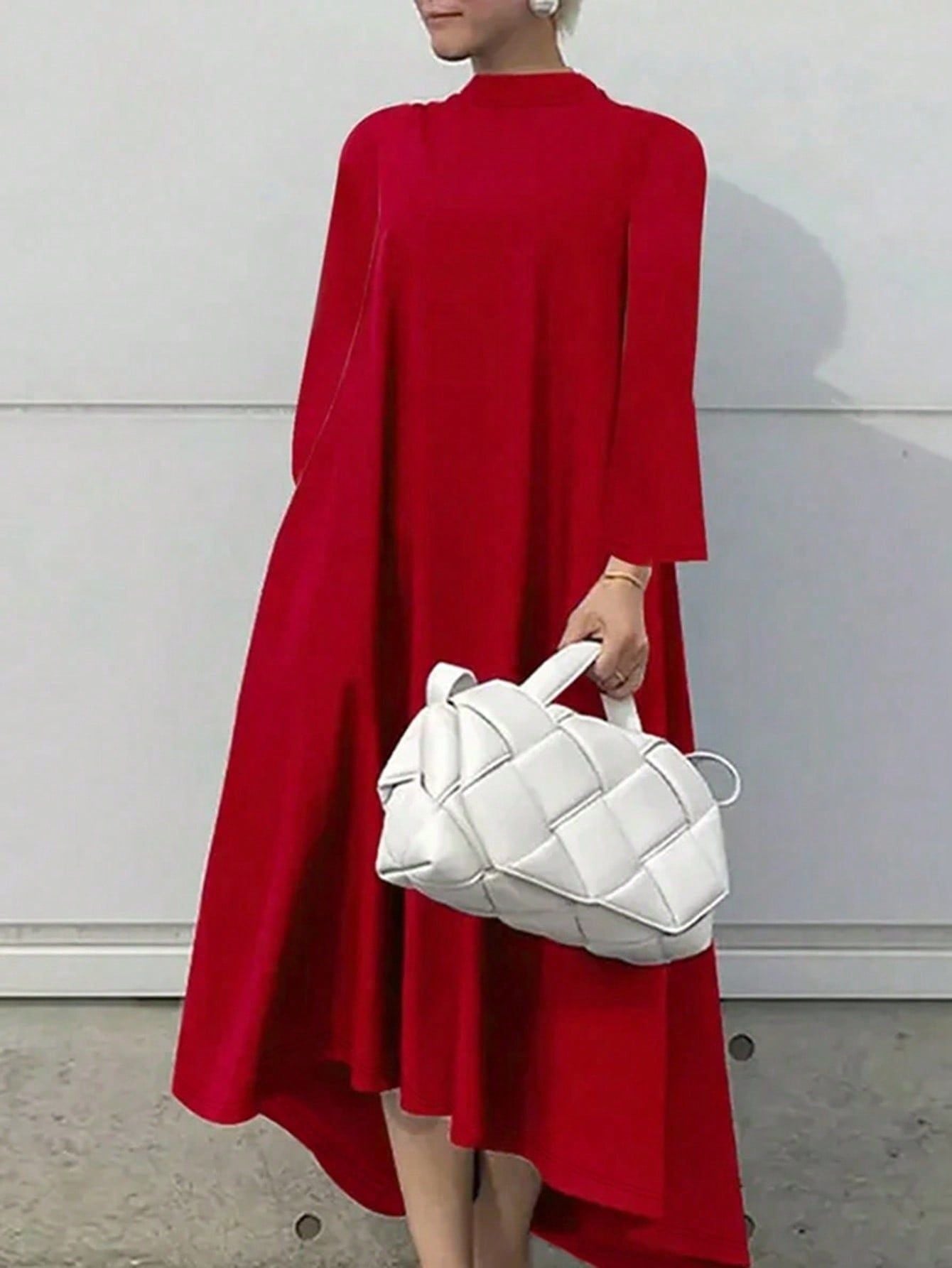 Damen Maxikleid mit asymmetrischem Schnitt und hohem Kragen Stalluxe