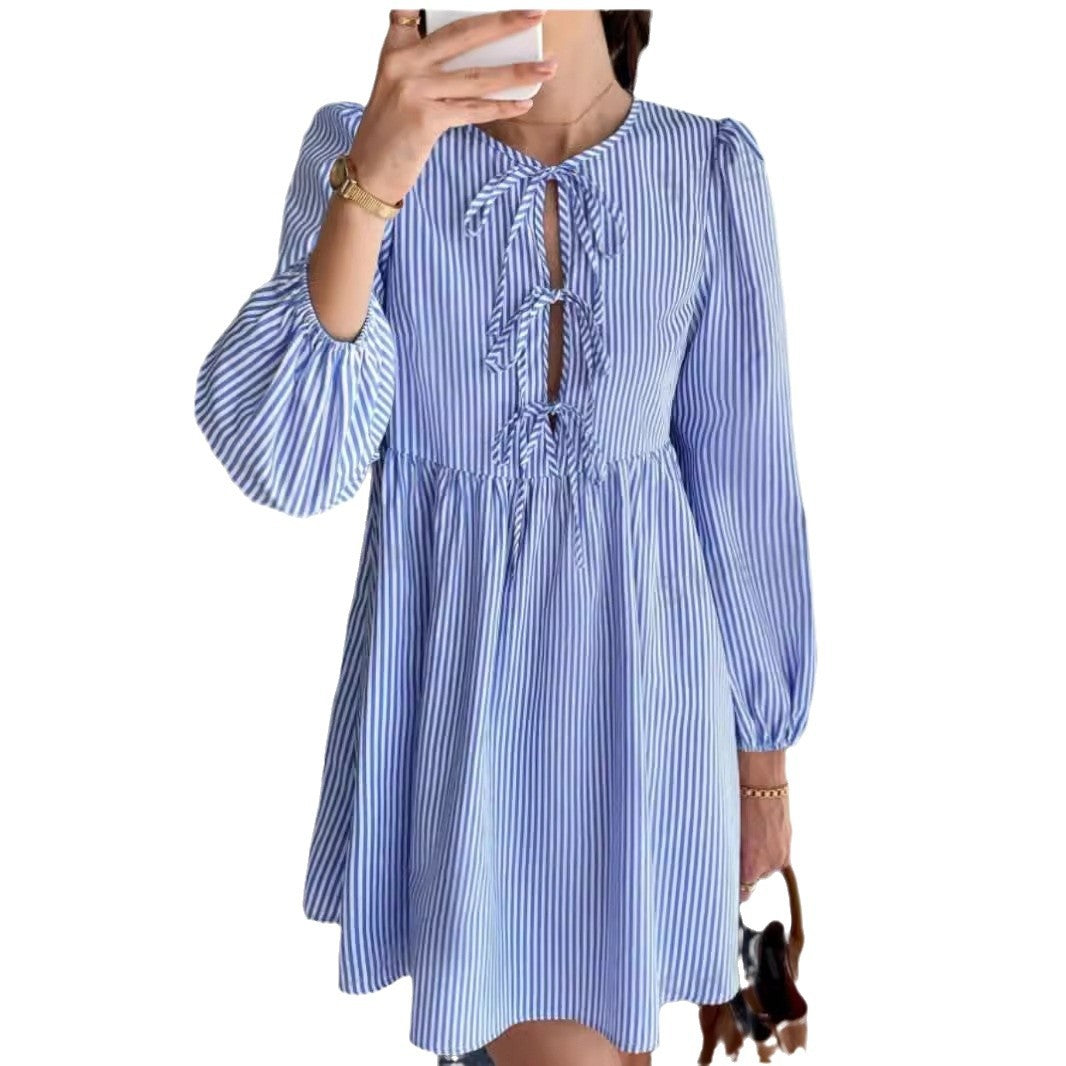 Damen Kleid mit verspieltem Schnitt und Rüschendetails Stalluxe