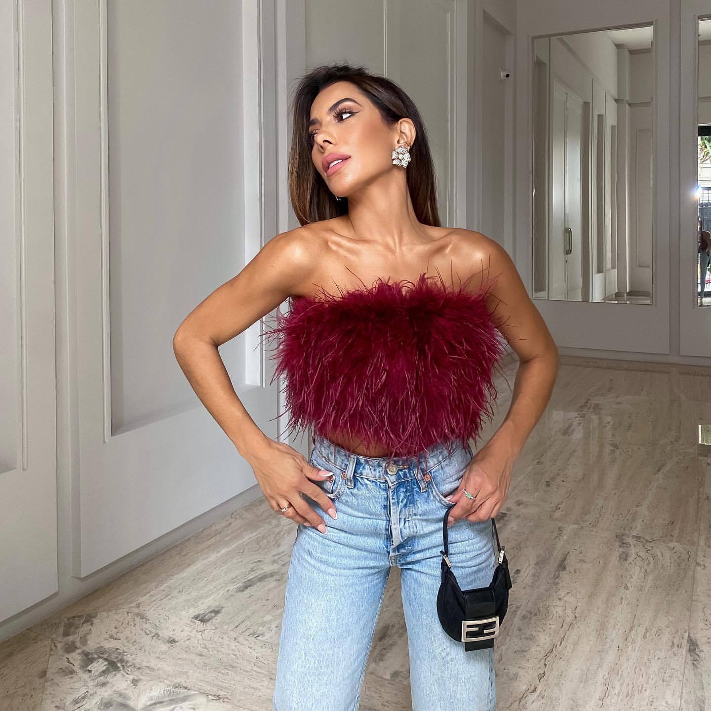Damen Modische Top mit aufregendem Federn und schulterfreiem Design Stalluxe
