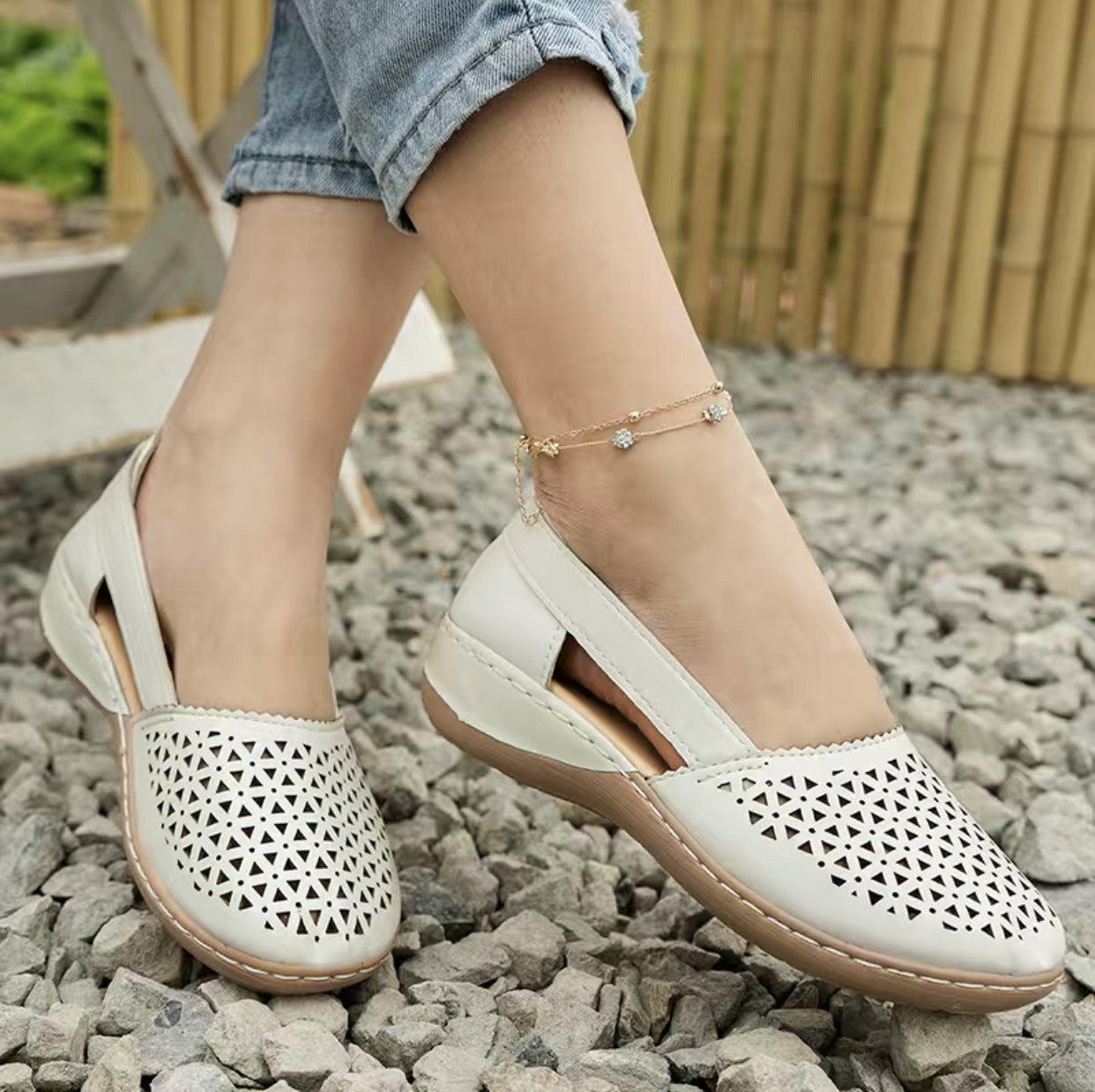 Damen Elegante und atmungsaktive Ballerinas mit kunstvollem Perforationsdesign Stalluxe