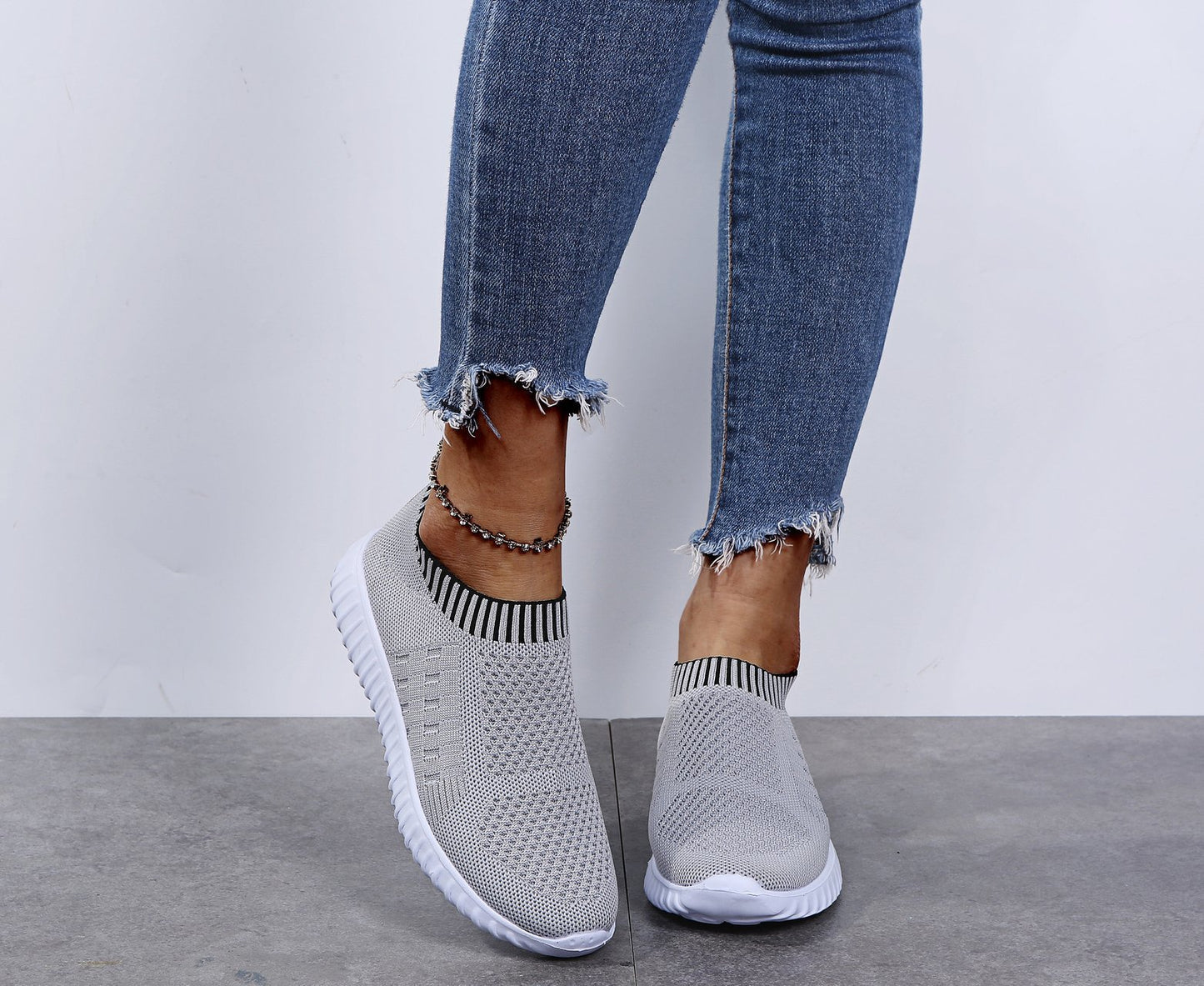 Damen Sportliche Slip-On Sneakers mit elastischem Strickoberteil und rutschfester Sohle Stalluxe
