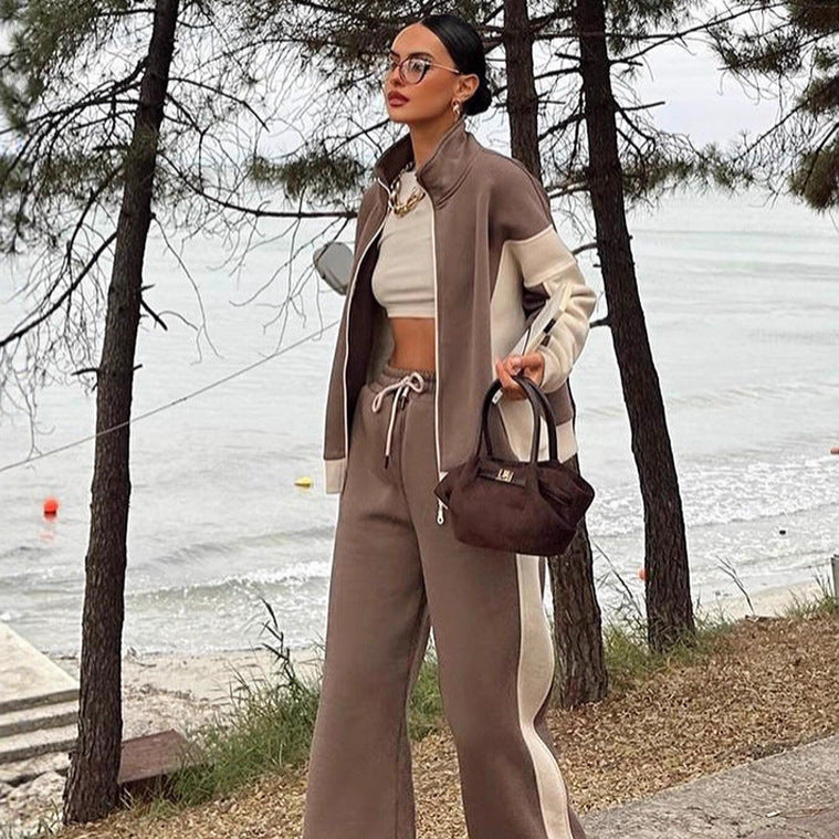 Damen Sportliches Sweatsuit mit kontrastierenden Einsätzen und hohem Kragen Stalluxe