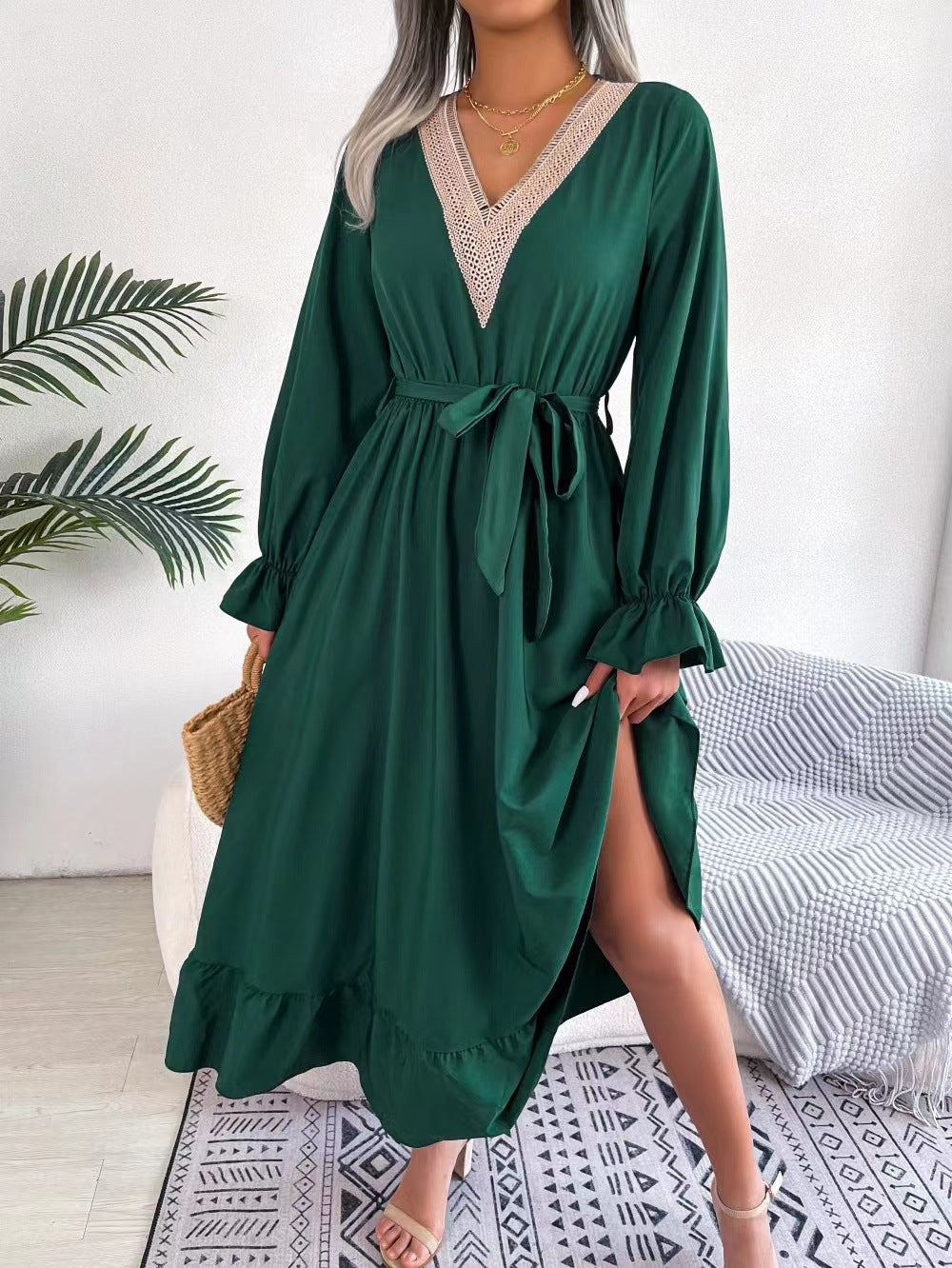 Damen Maxikleid mit eleganter V-Ausschnitt und Rüschendetails Stalluxe