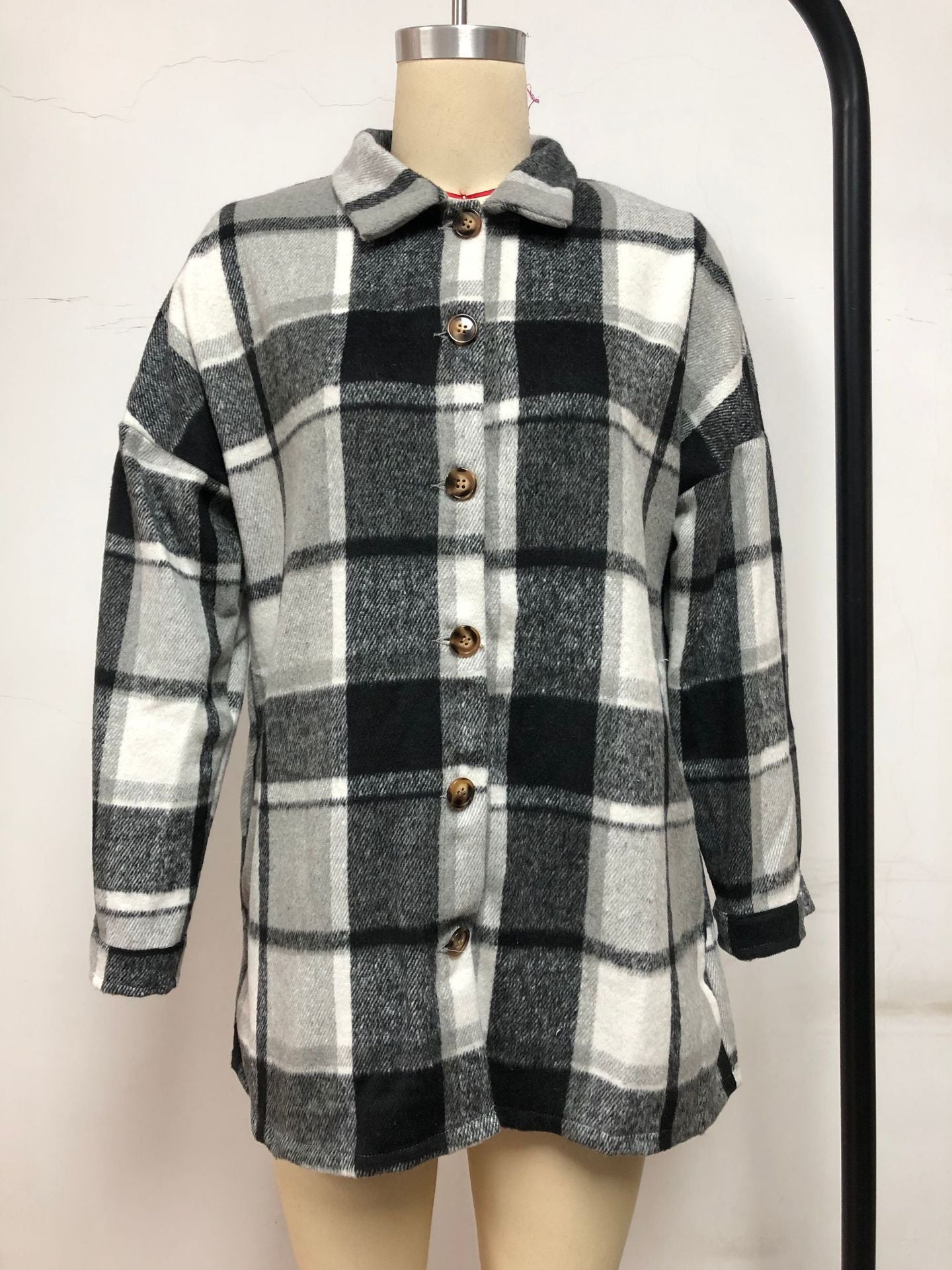 Damen Karojacke aus weichem Flanell mit dekorativen Knöpfen Stalluxe