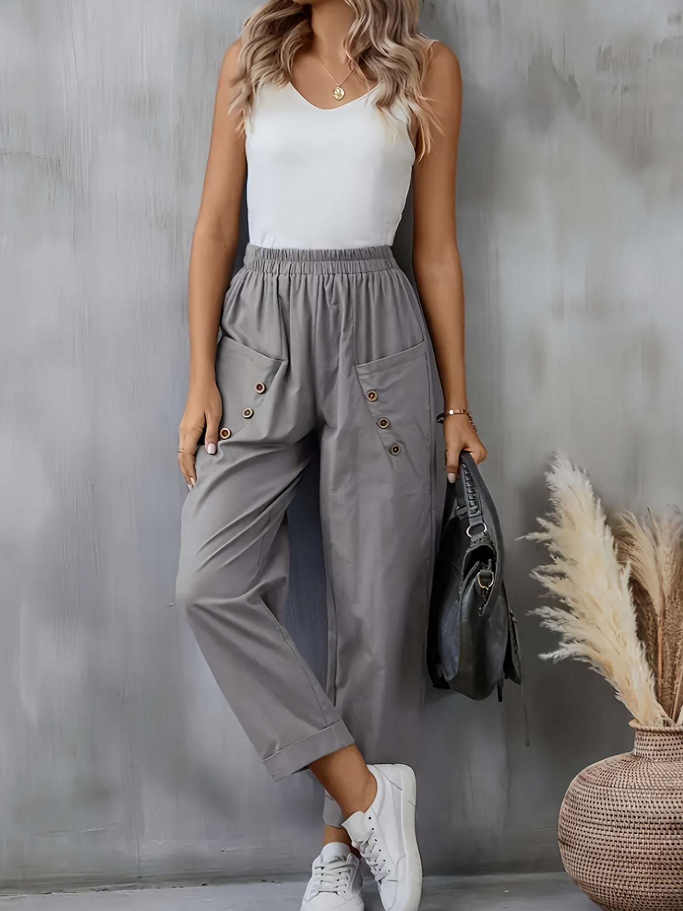 Damen stilvolle Cargo-Hose mit Knopfdetail und praktischen Taschen Stalluxe