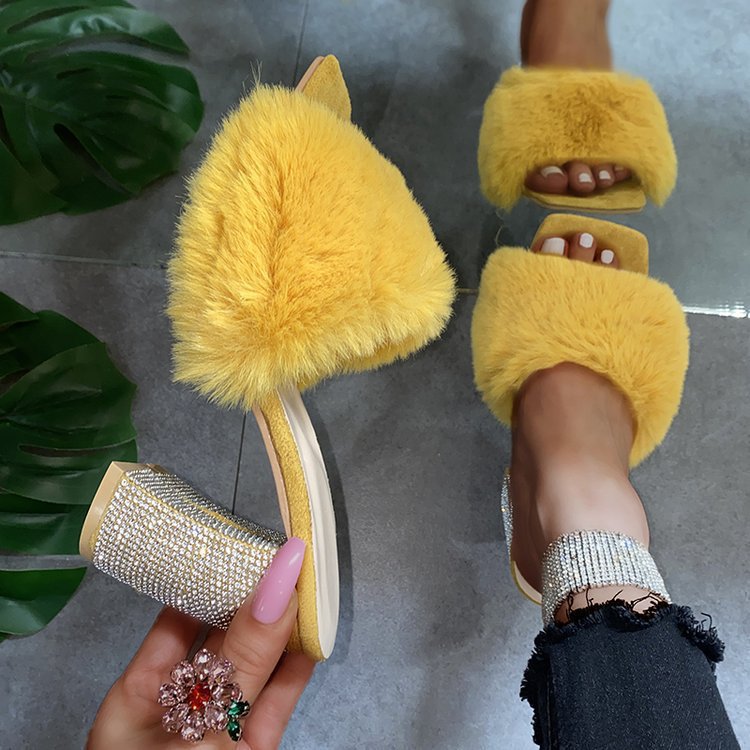 Damen Glamouröse Mules mit kuscheligem Kunstfell und glitzerndem Absatz Stalluxe