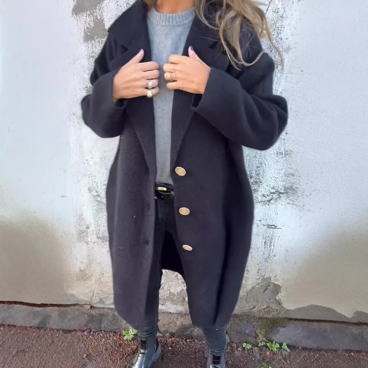 Damen Wollmantel mit modernem Schnitt und großen Knopfdetails Stalluxe