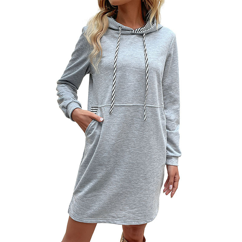 Damen lässiges Kapuzenkleid mit Kängurutasche und Kontrastdetails Stalluxe