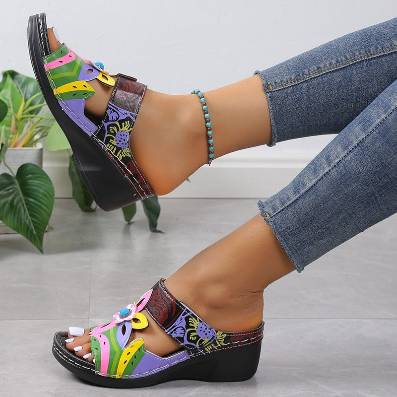 Damen modische Wedge-Sandalen mit floraler Verzierung Stalluxe